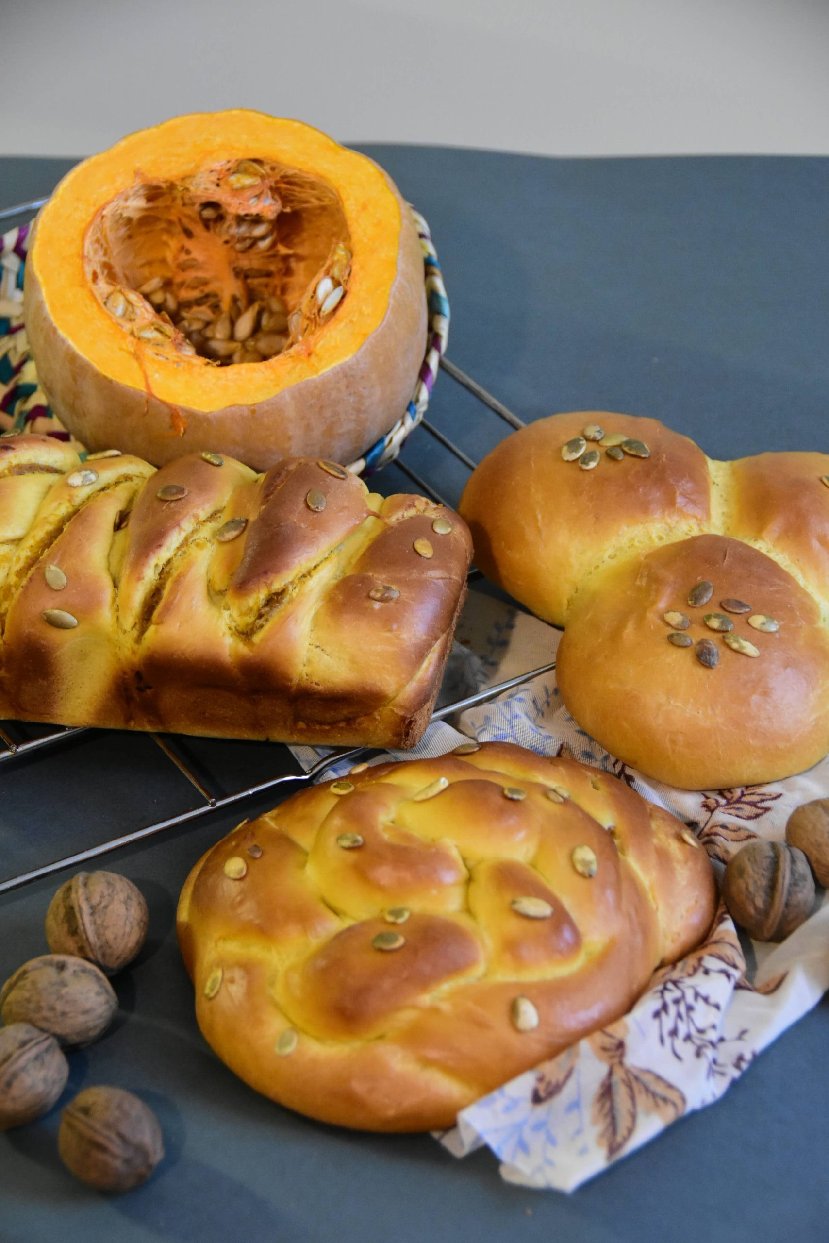 طرز تهیه نان کدو حلوایی